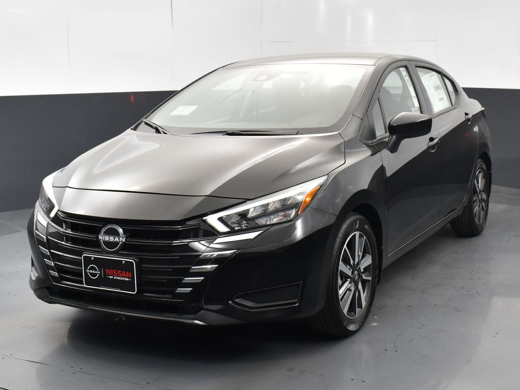 2025 Nissan Versa 1.6 SV photo 3