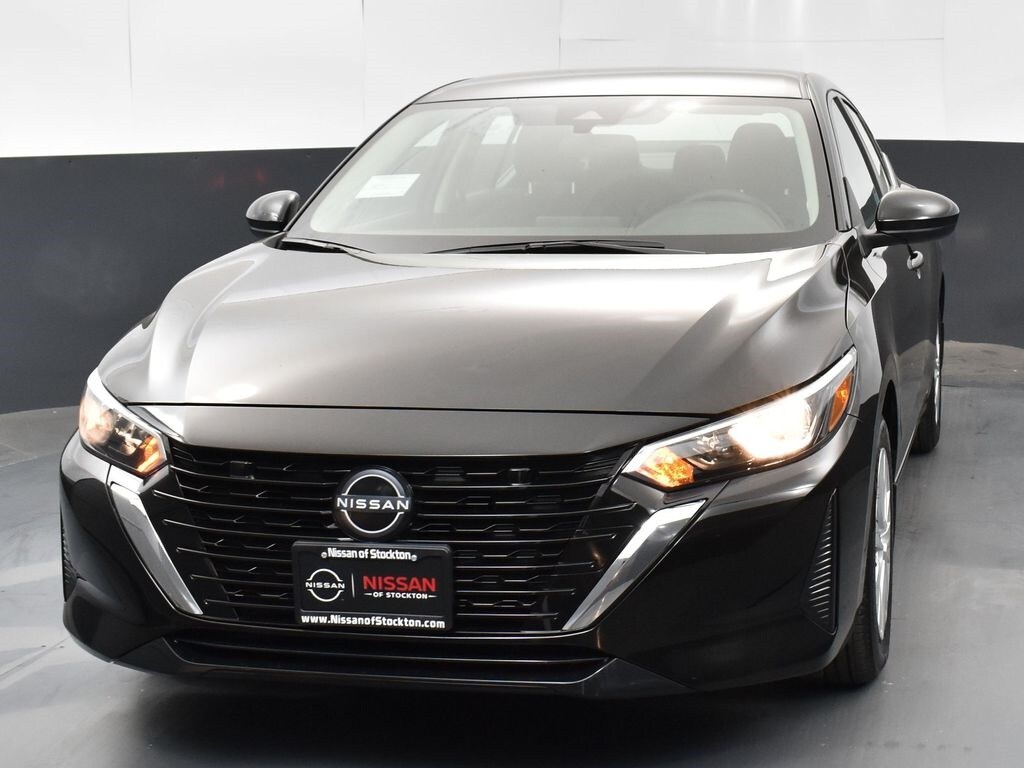 2025 Nissan Sentra S photo 3