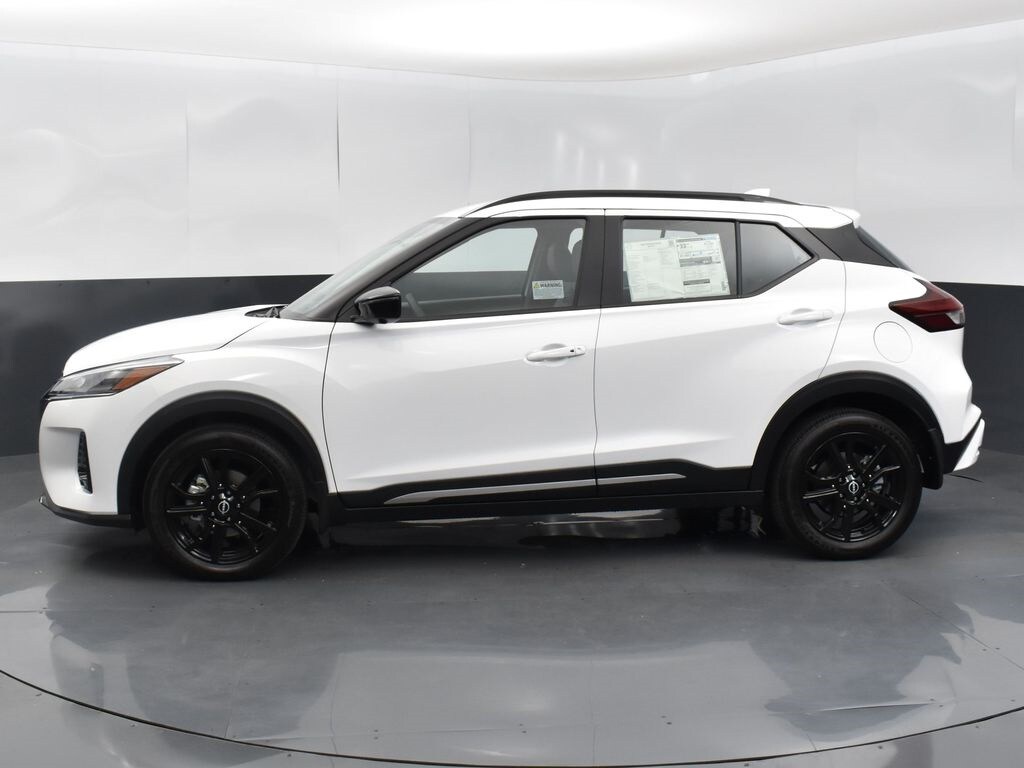 2023 Nissan Kicks SR photo 4