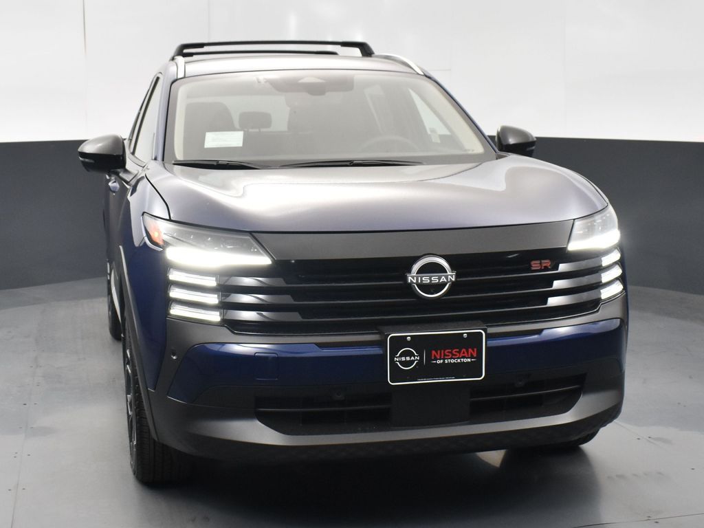 2026 Nissan Kicks SR photo 2