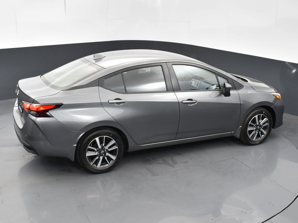 2025 Nissan Versa 1.6 SV photo 4