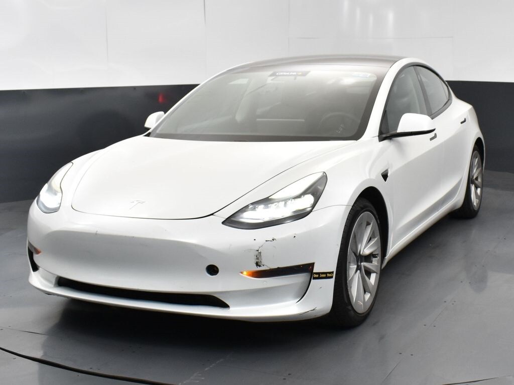 2021 Tesla Model 3 Standard Range Plus photo 3