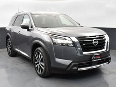 2025 Nissan Pathfinder Platinum SUV