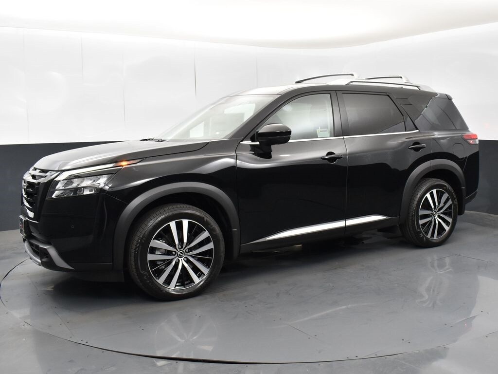 2025 Nissan Pathfinder Platinum photo 2
