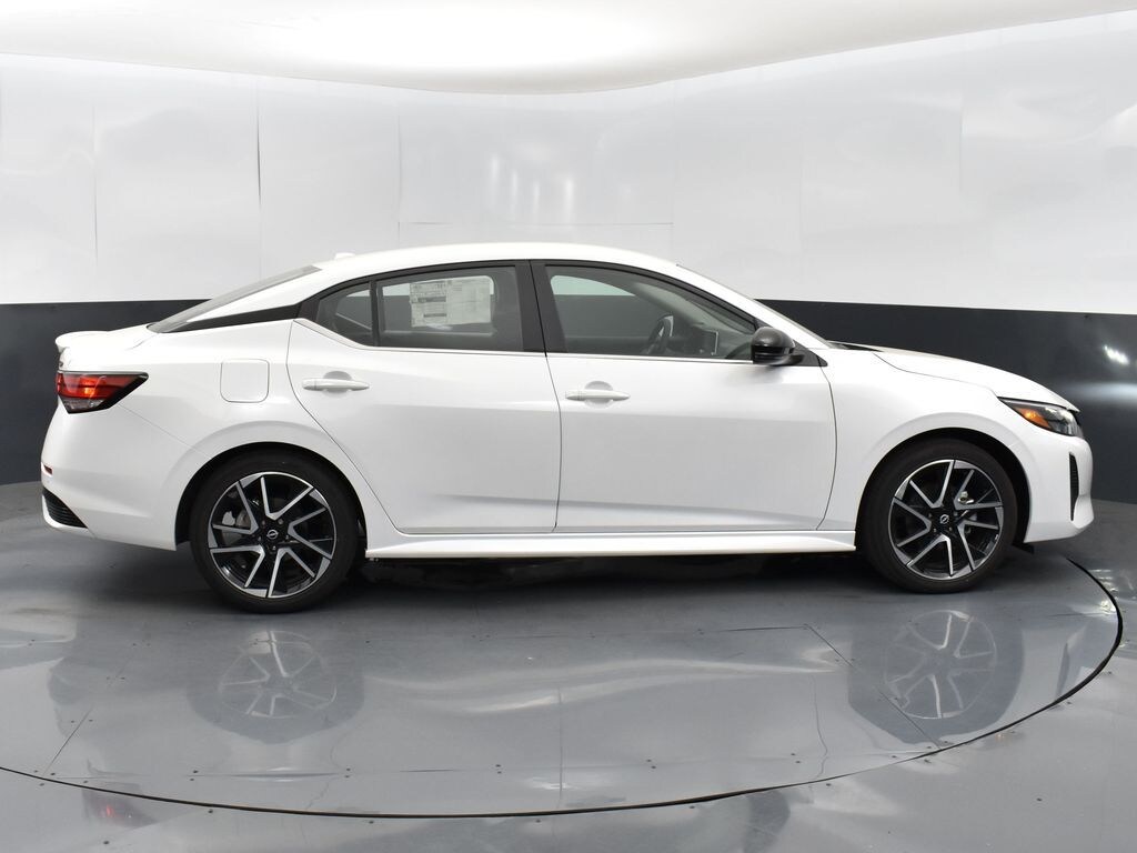 New 2025 Nissan Sentra SR Sedan