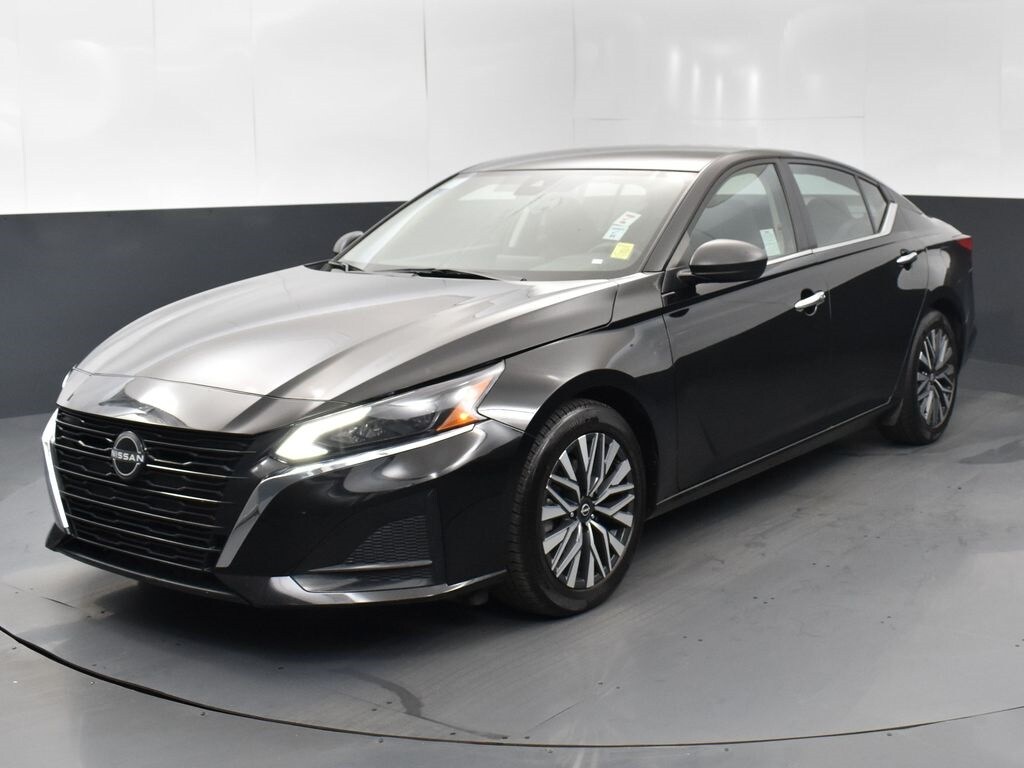2024 Nissan Altima 2.5 SV photo 3