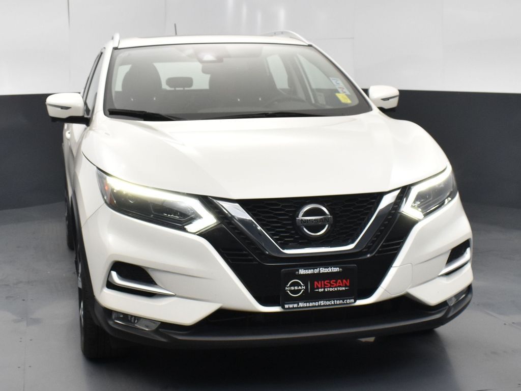 2022 Nissan Rogue Sport SL photo 2
