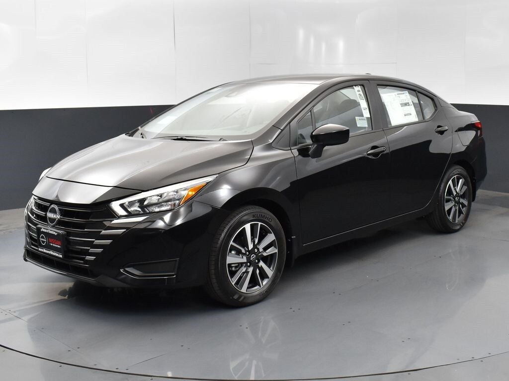 2025 Nissan Versa 1.6 SV photo 3