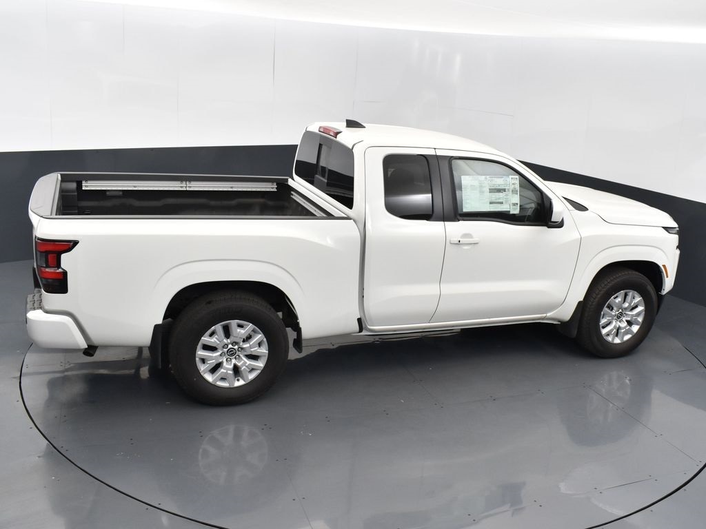 2024 Nissan Frontier SV photo 5