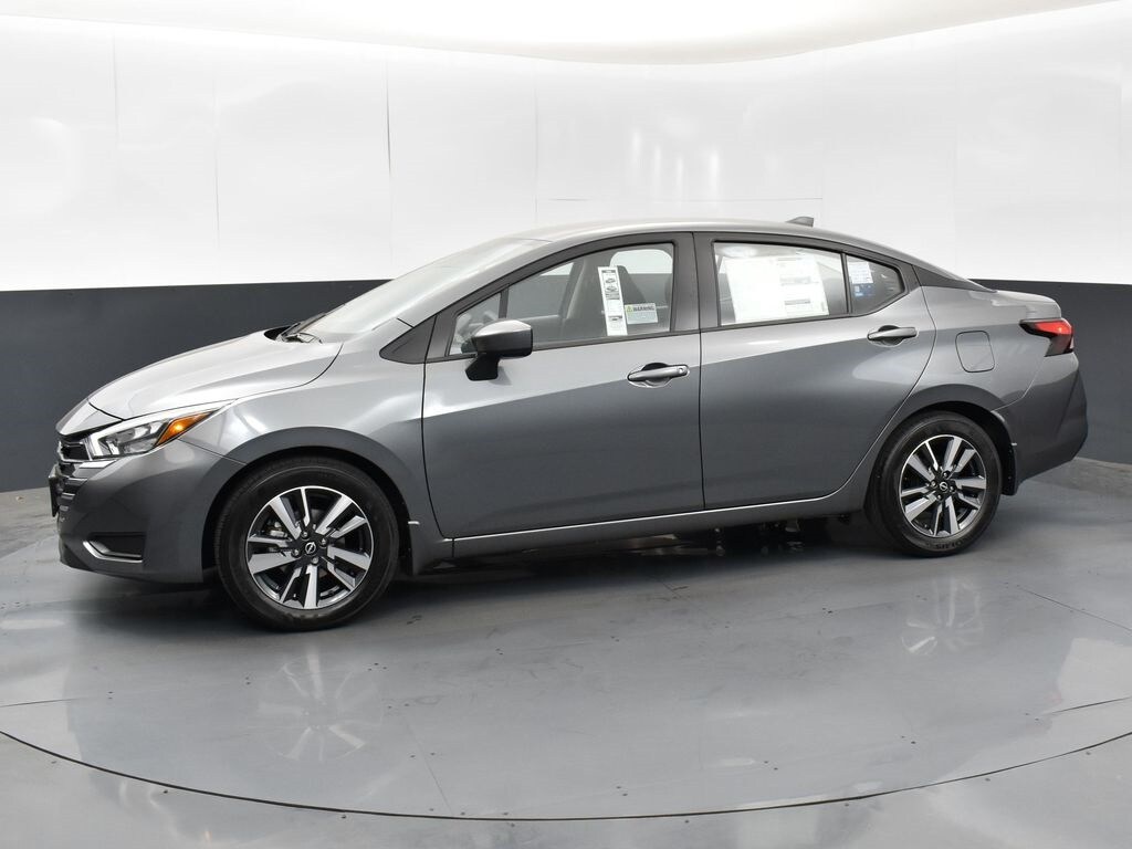 2025 Nissan Versa 1.6 SV photo 4