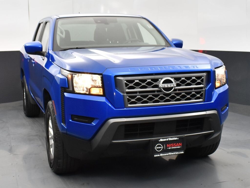 2024 Nissan Frontier SV photo 2