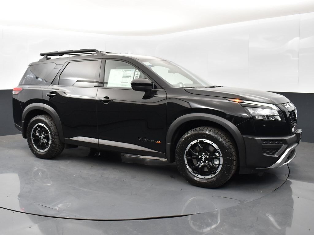 2025 Nissan Pathfinder Rock Creek photo 2