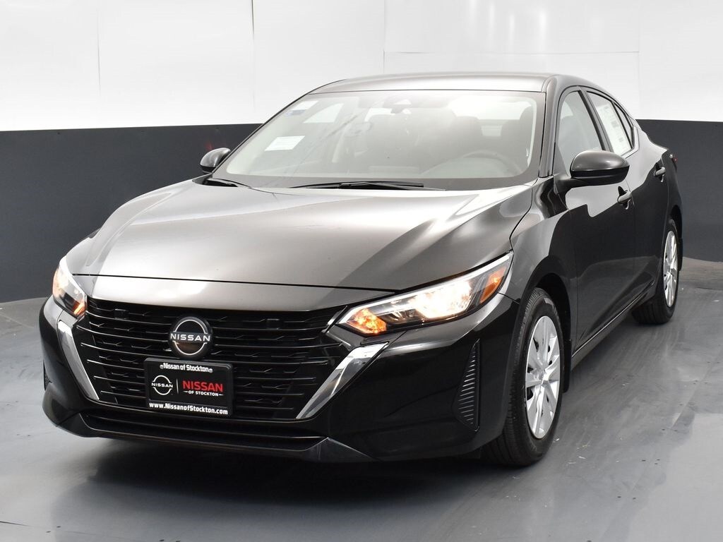 2025 Nissan Sentra S photo 3