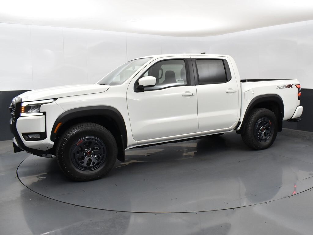 2025 Nissan Frontier PRO-4X photo 3