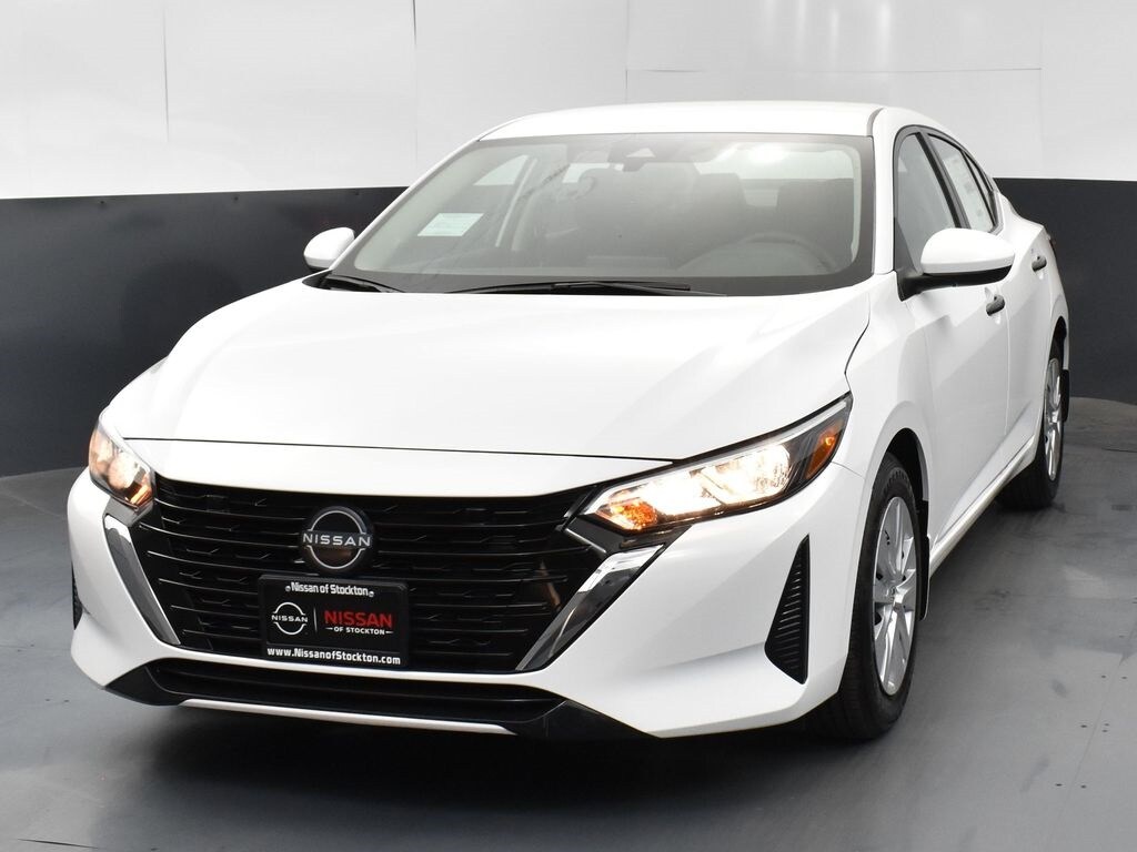 2025 Nissan Sentra S photo 3
