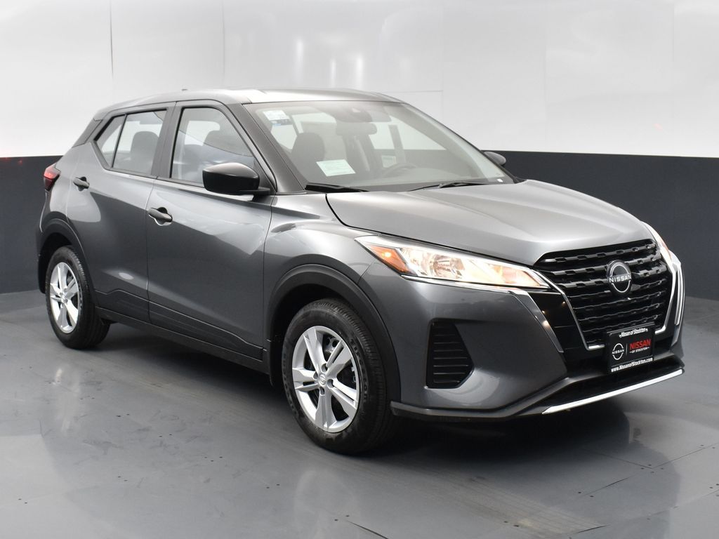 2025 Nissan Kicks Play SUV 