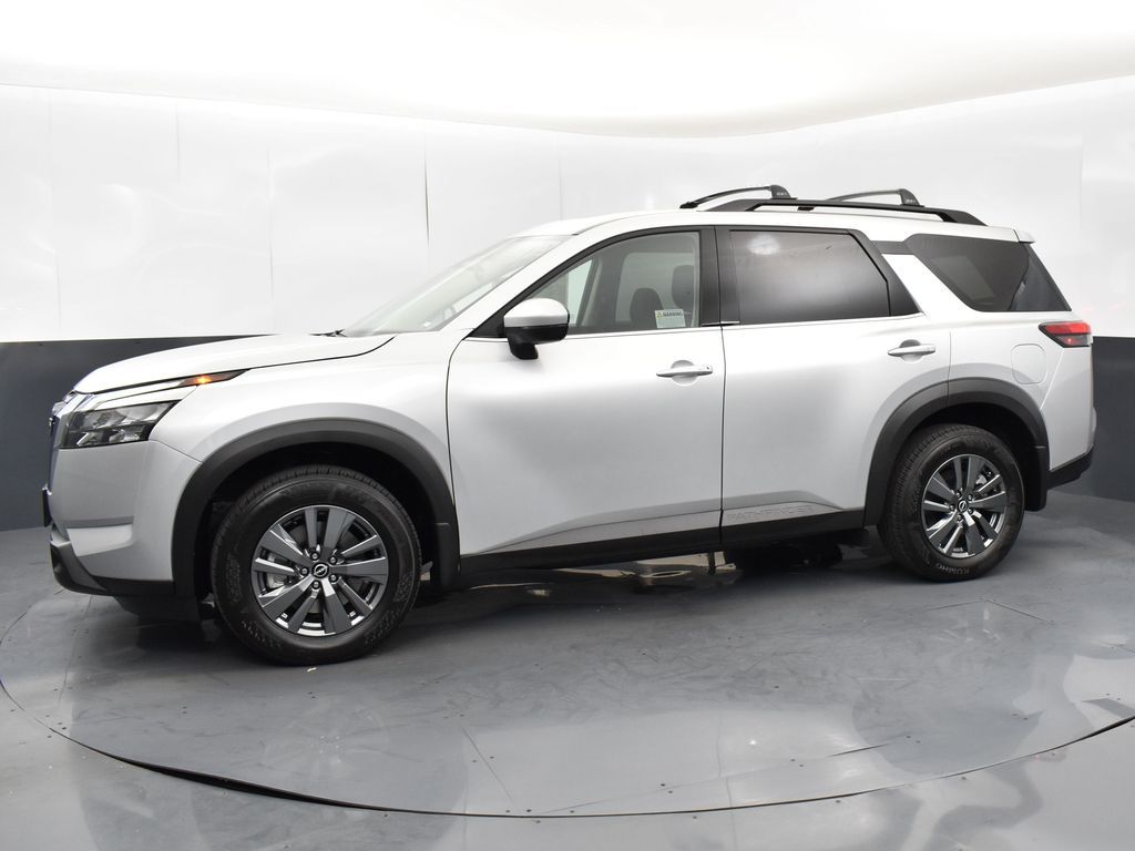 2025 Nissan Pathfinder SV photo 4
