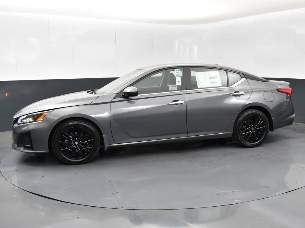2025 Nissan Altima 2.5 SV photo 3