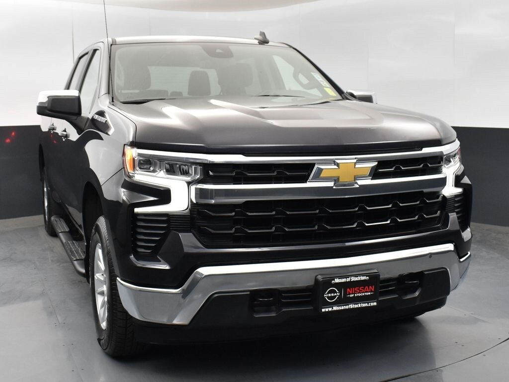 2022 Chevrolet Silverado 1500 LT photo 2