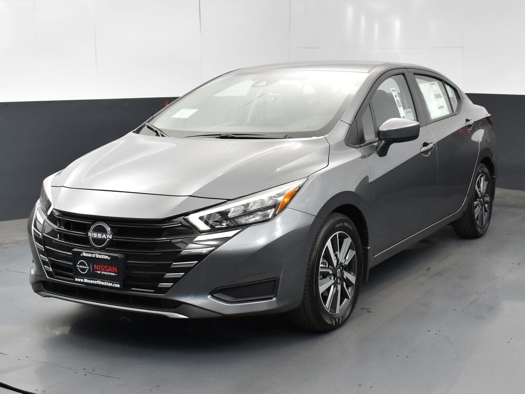 2025 Nissan Versa 1.6 SV photo 3