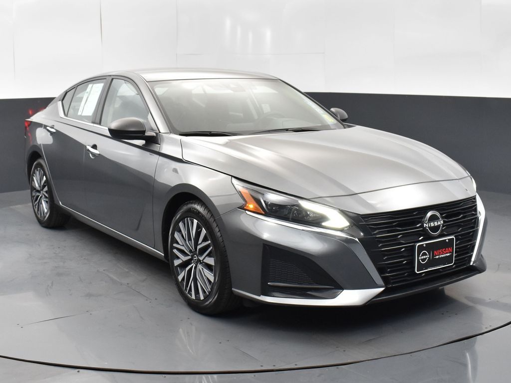 2024 Nissan Altima SV
