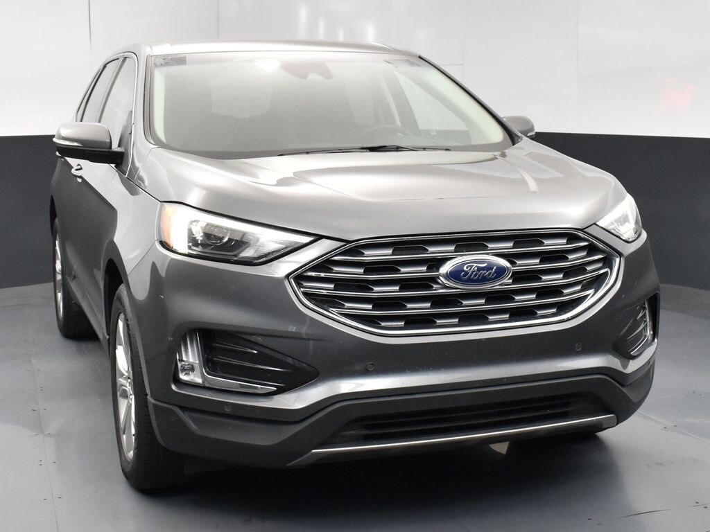2024 Ford Edge Titanium photo 2