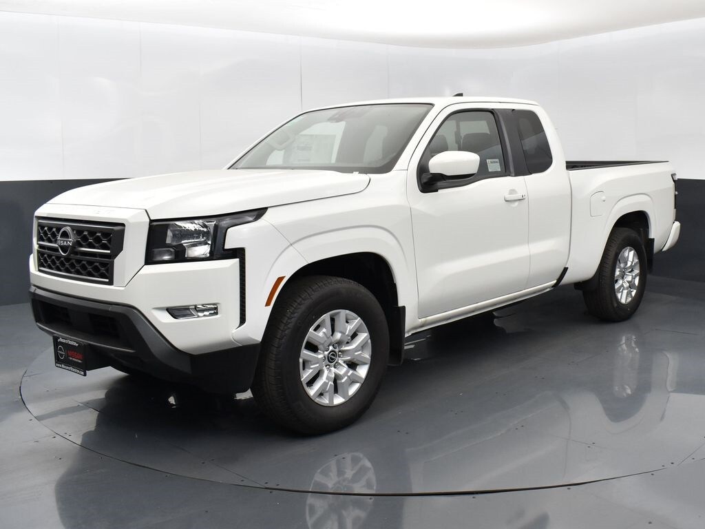 2024 Nissan Frontier SV photo 3