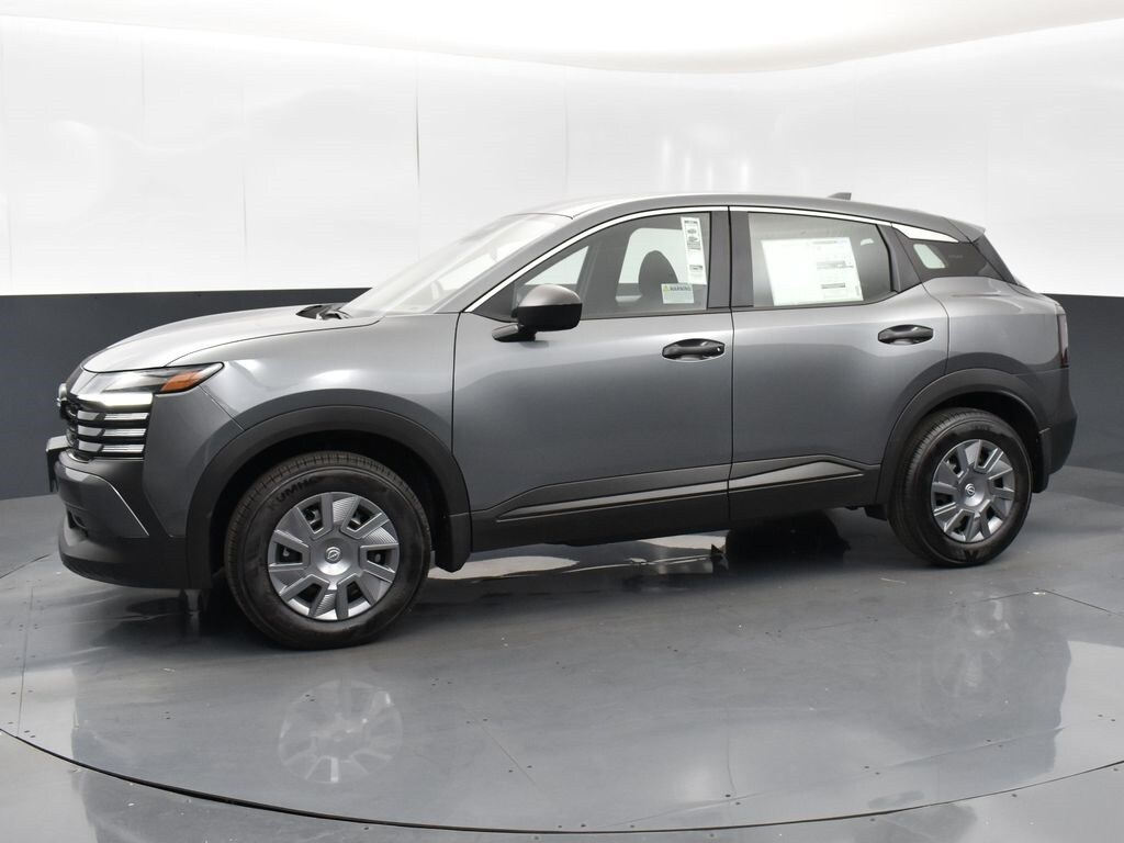2025 Nissan Kicks S photo 2