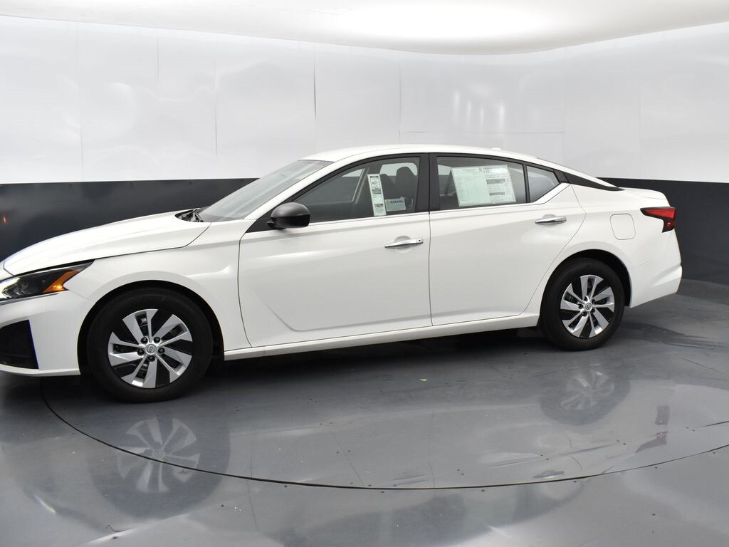 2025 Nissan Altima 2.5 S photo 3