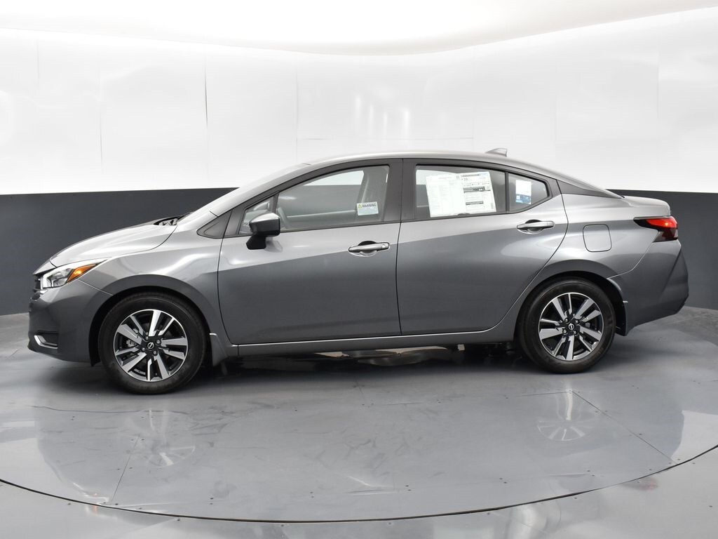 2025 Nissan Versa 1.6 SV photo 3