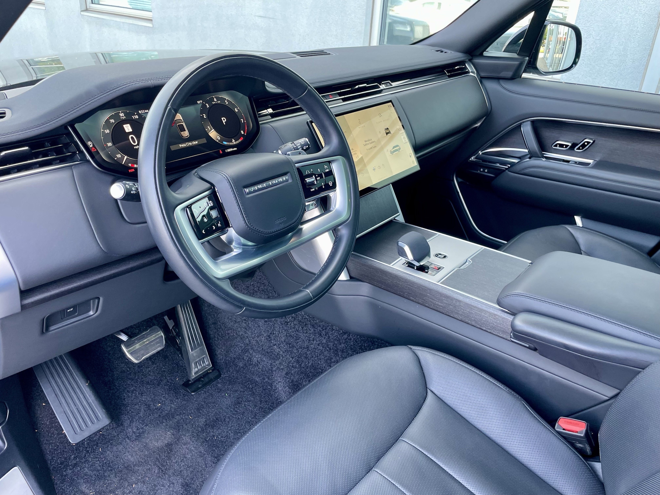 2025 Land Rover Range Rover SE - Photo 13
