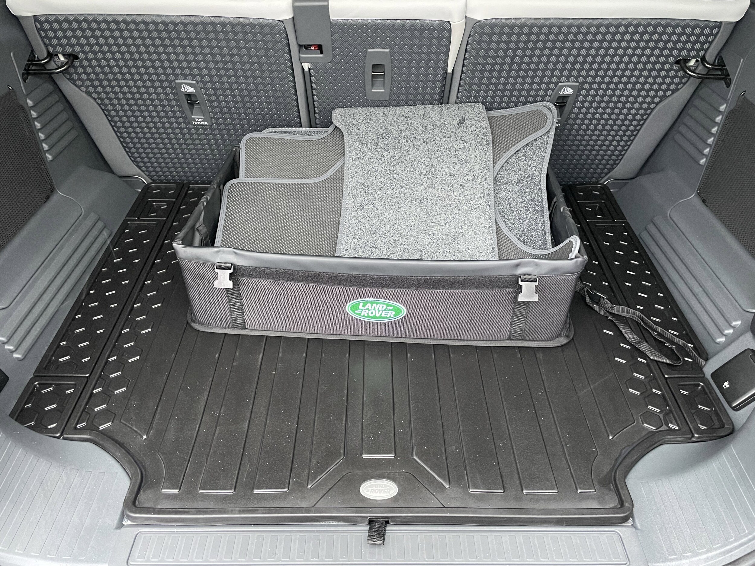 2026 Land Rover Defender X-Dynamic SE - Photo 34