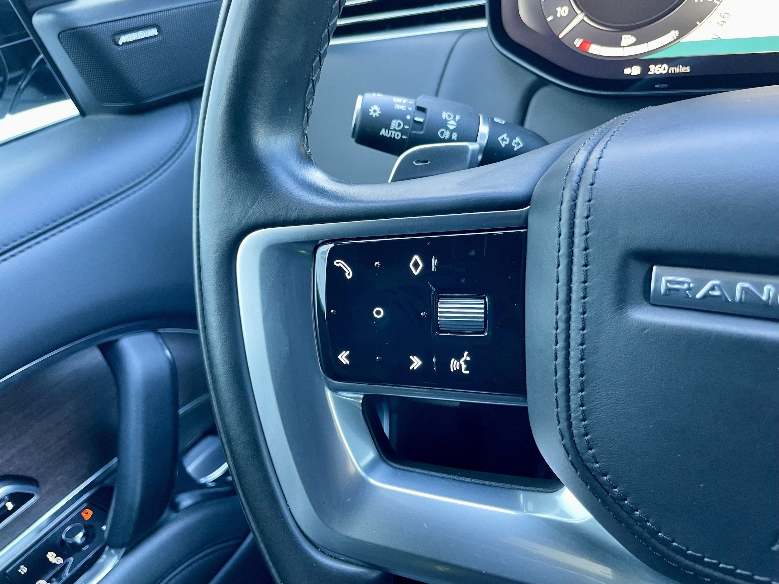 2023 Land Rover Range Rover SE - Photo 23