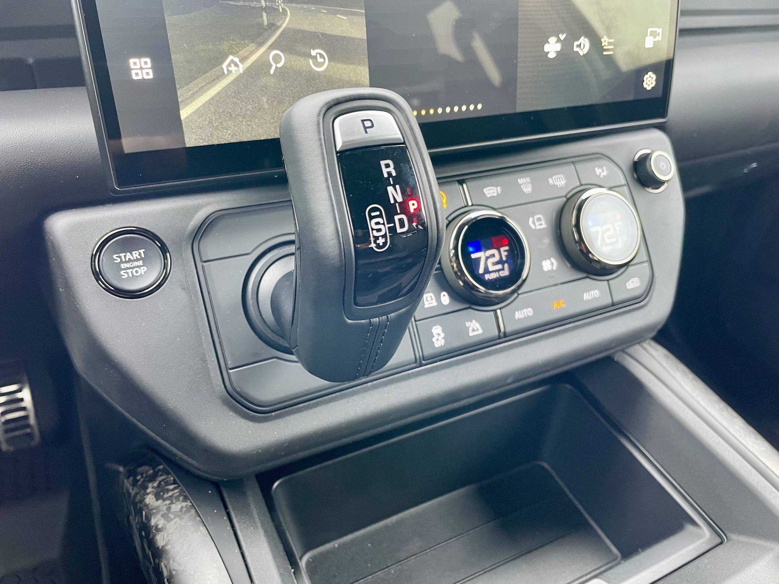 2026 Land Rover Defender OCTA Black - Photo 19