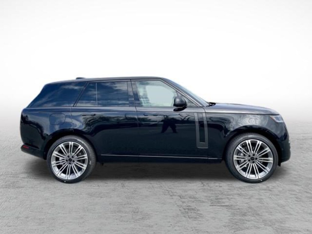 New 2026 Land Rover Range Rover SE SUV