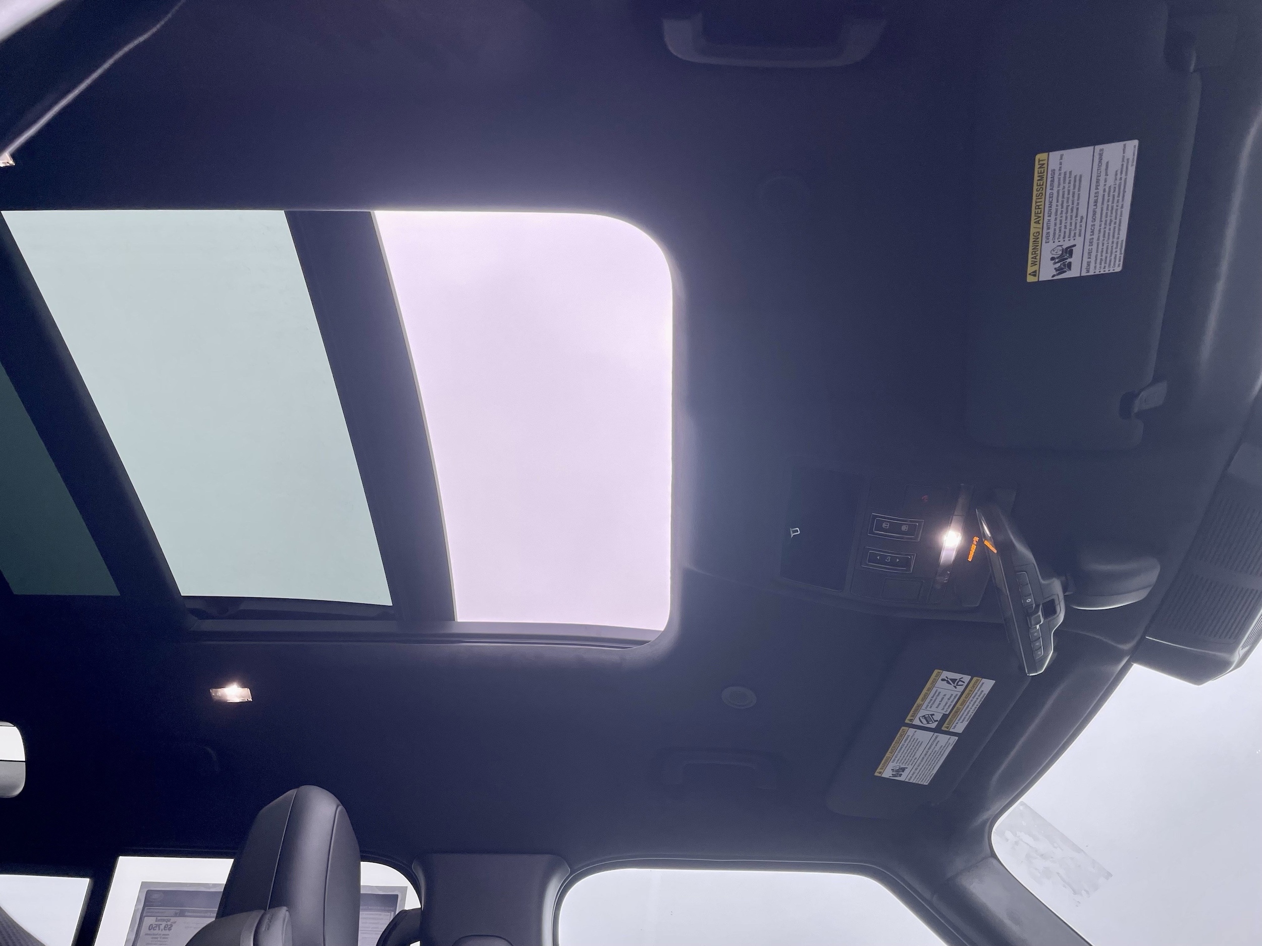 2026 Land Rover Defender OCTA Black - Photo 16