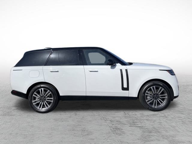 2025 Land Rover Range Rover SE photo 4
