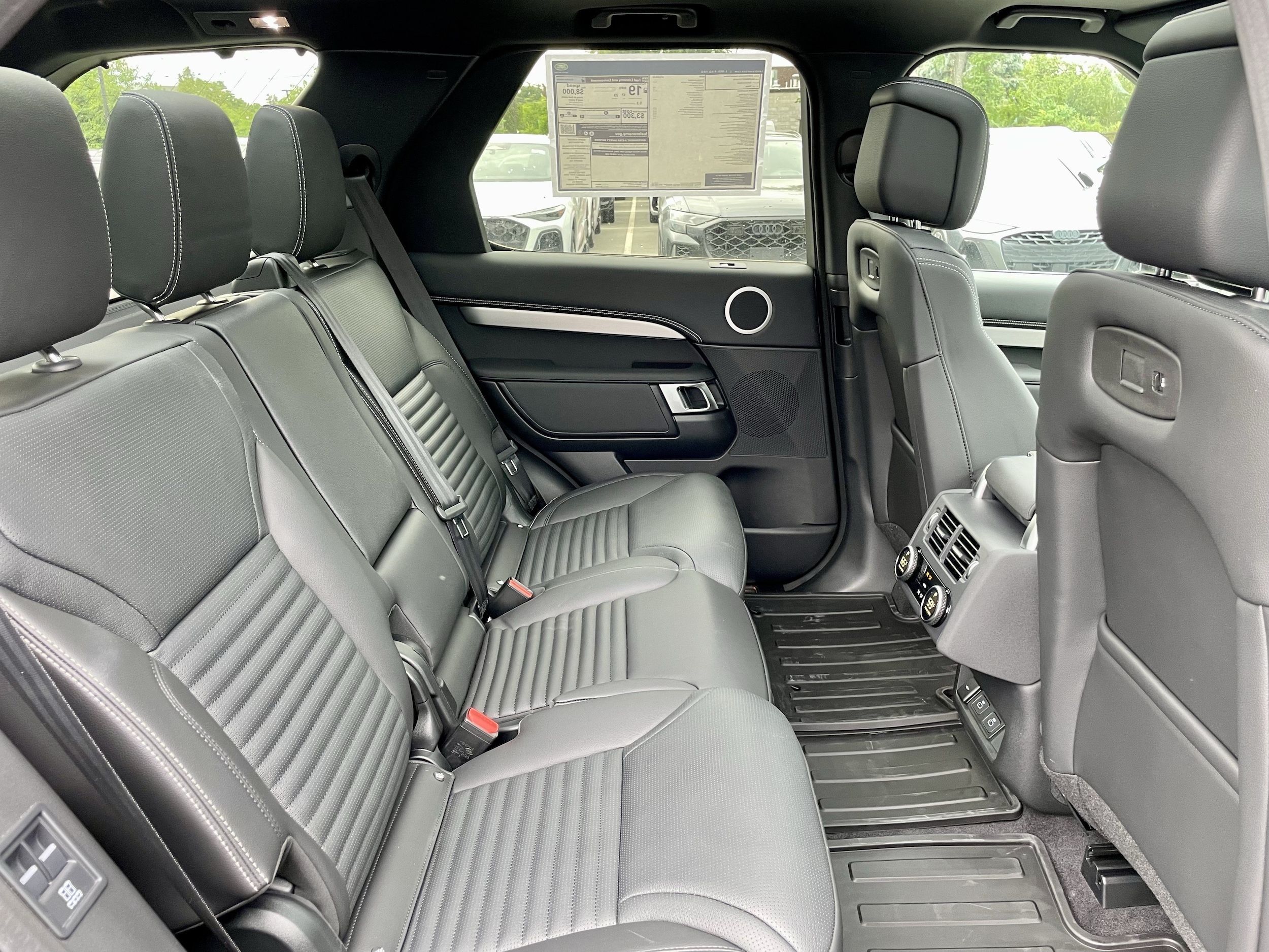 2026 Land Rover Discovery Gemini Edition - Photo 31
