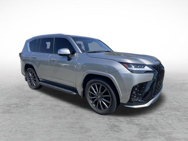 2022 Lexus LX 600 F SPORT photo 3