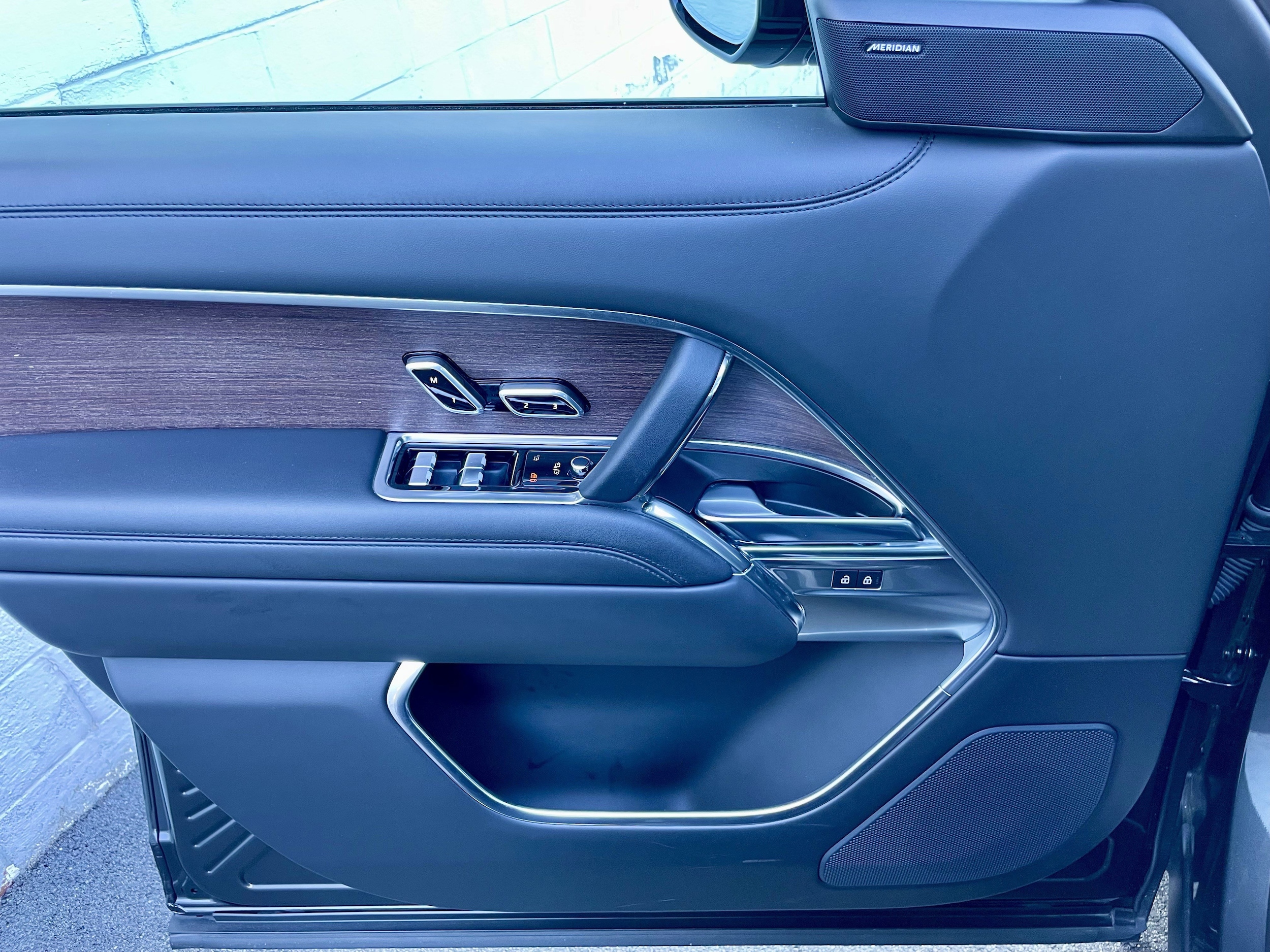 2023 Land Rover Range Rover SE - Photo 12