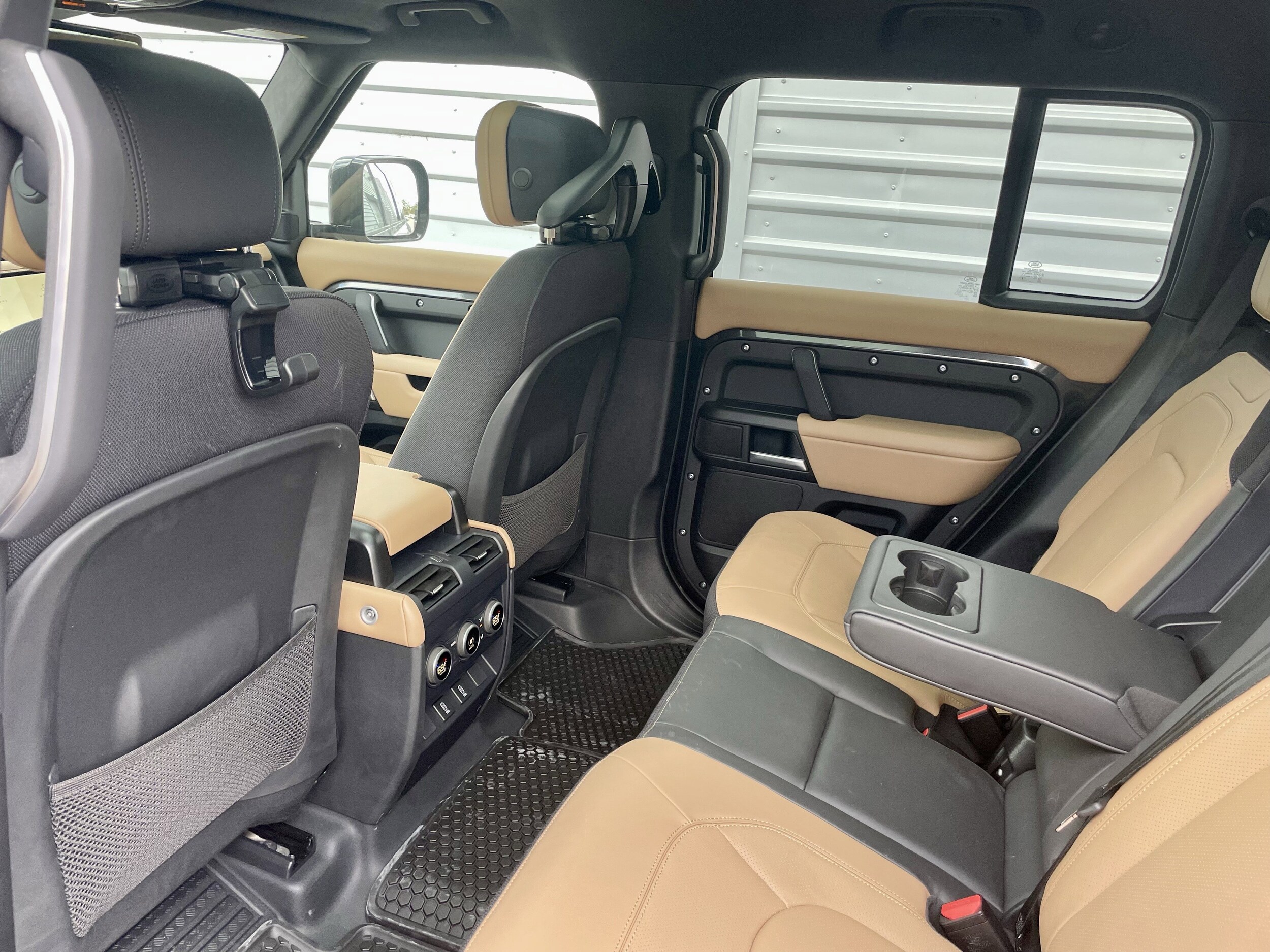 2026 Land Rover Defender V8 - Photo 29