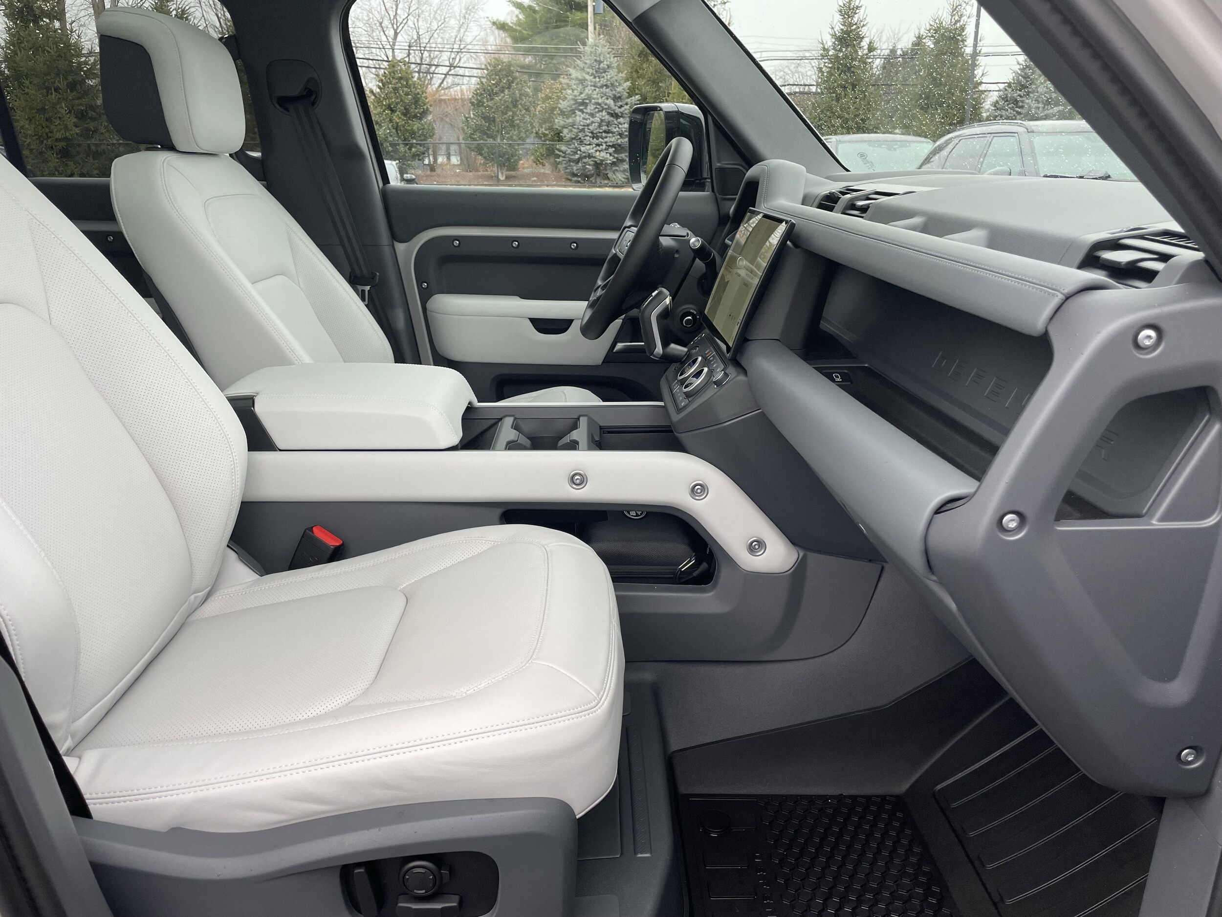 2026 Land Rover Defender X-Dynamic SE - Photo 15