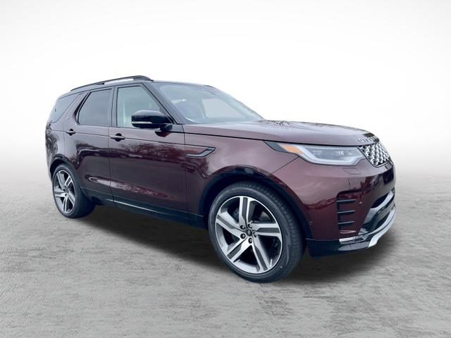 2026 Land Rover Discovery photo 2