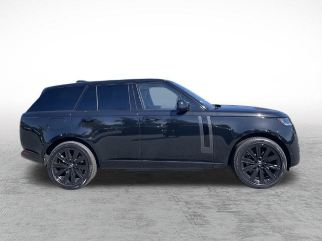 2025 Land Rover Range Rover SE photo 4