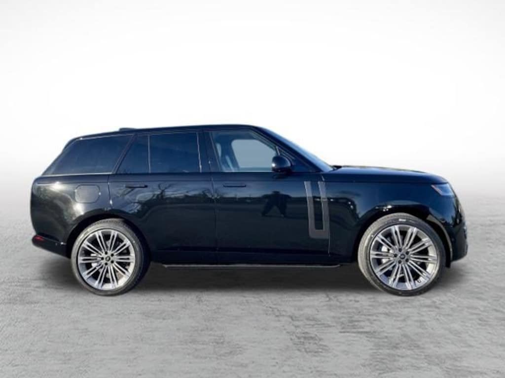New 2025 Land Rover Range Rover SE SUV
