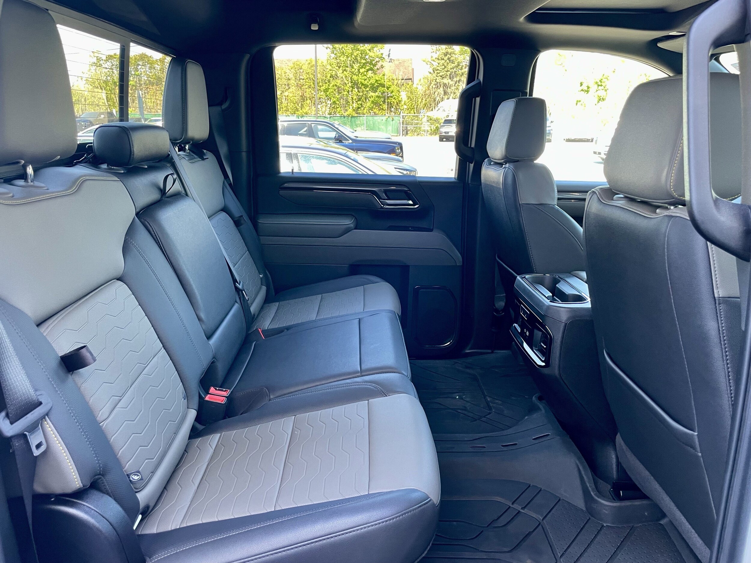 2025 Chevrolet Silverado 2500HD ZR2 - Photo 31