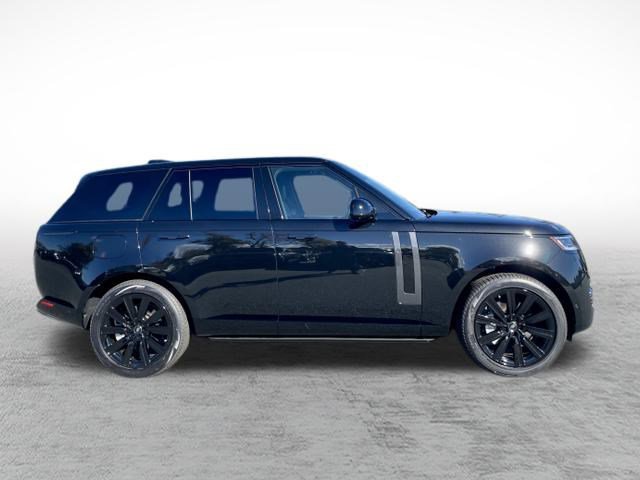 2025 Land Rover Range Rover SE photo 4