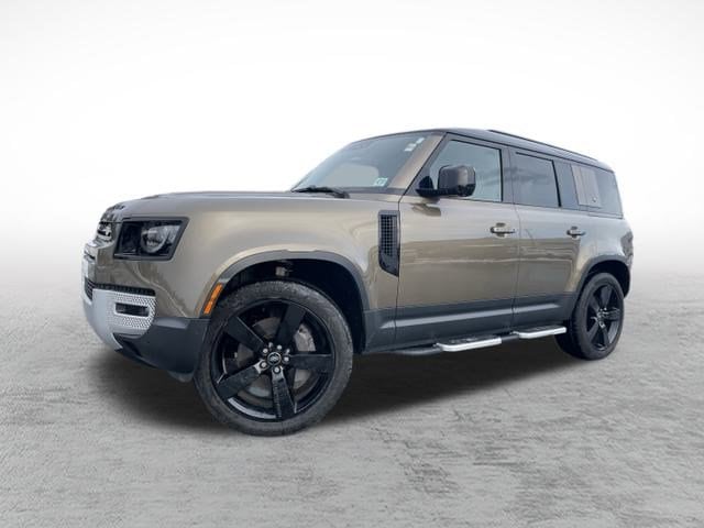 2023 Land Rover Defender S's photo