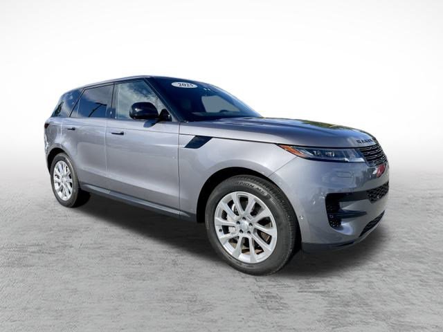 2025 Land Rover Range Rover Sport SE photo 3