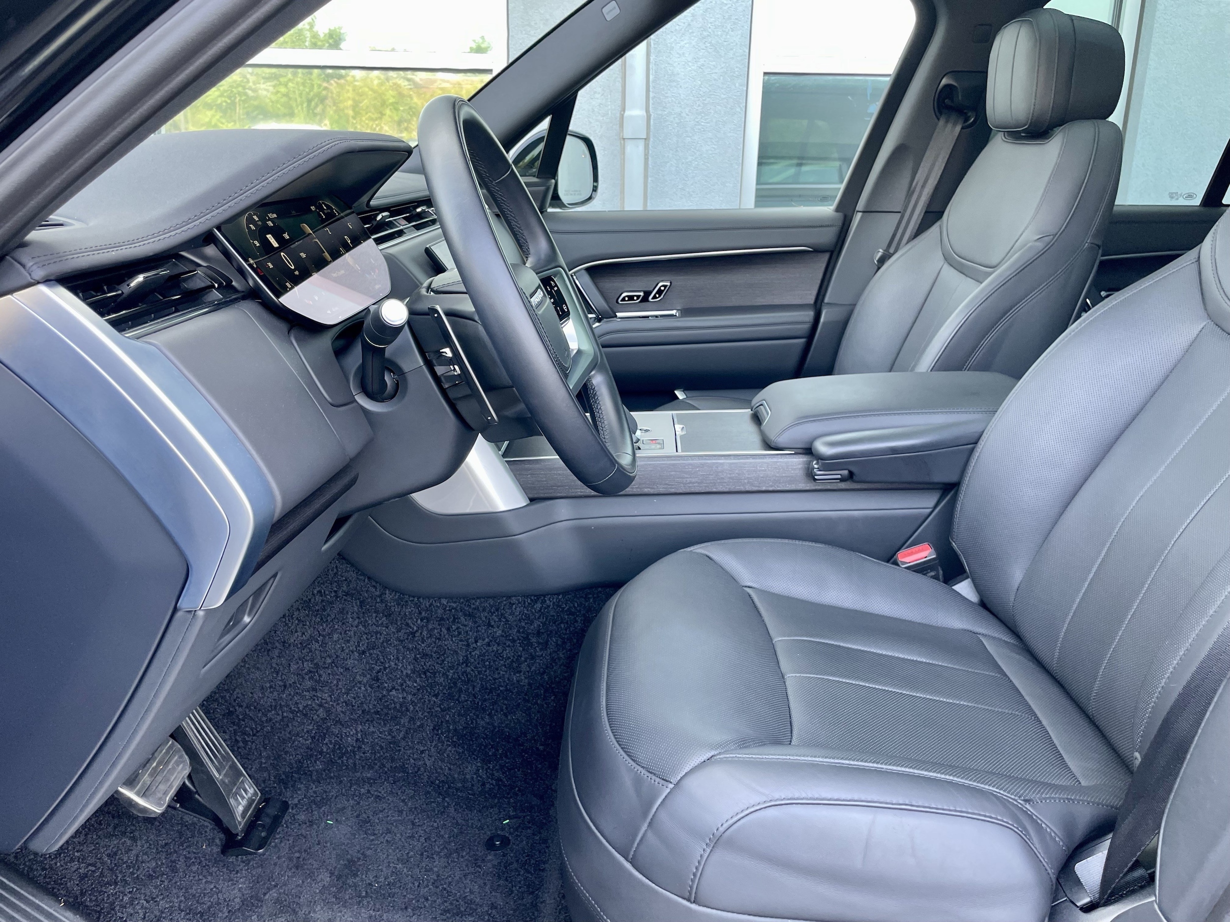 2025 Land Rover Range Rover SE - Photo 14